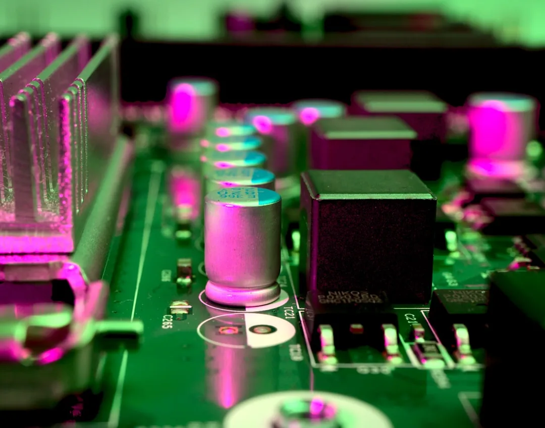 Photo Capacitor